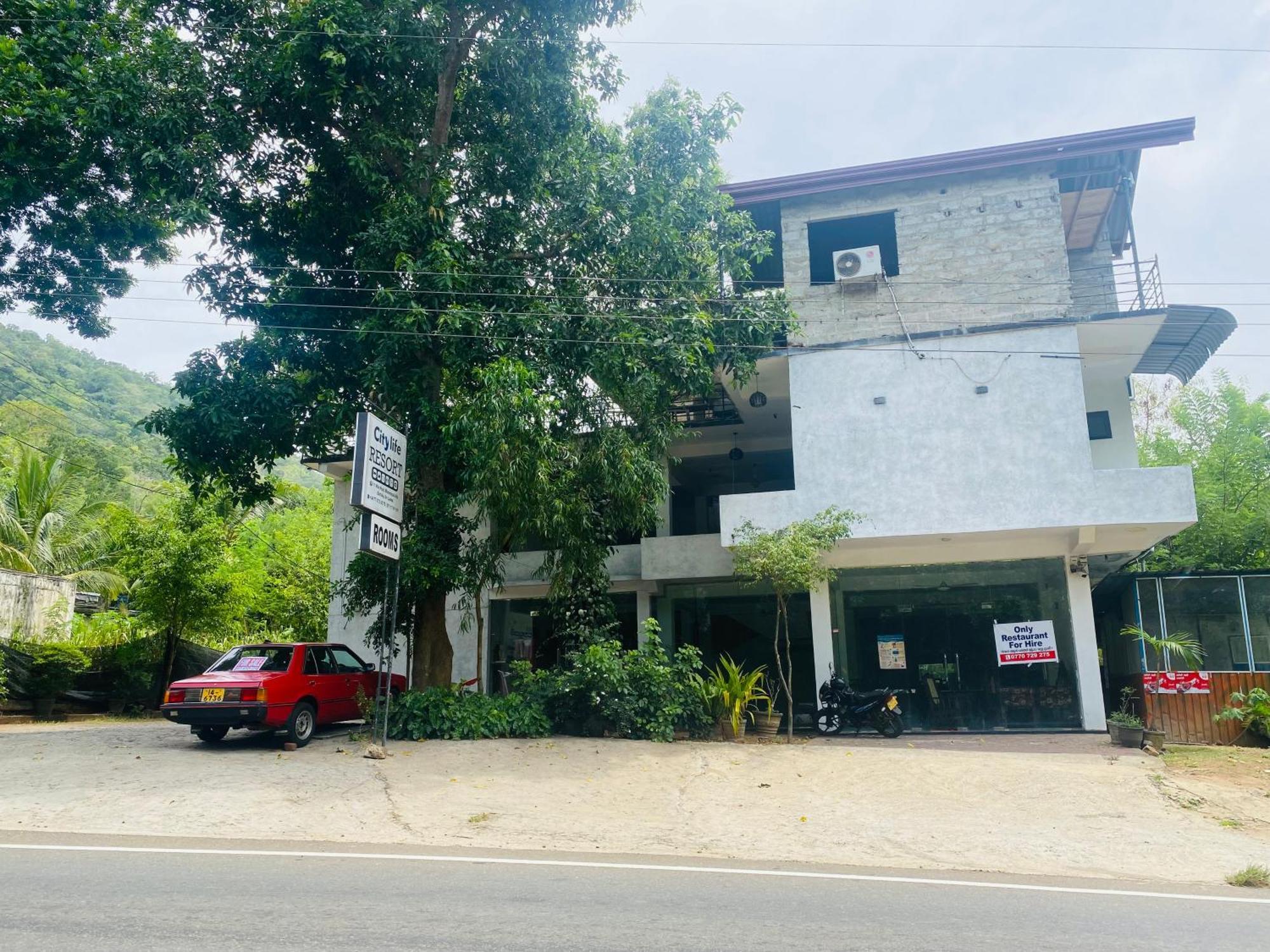 City Life Hotel And Restaurant Buttala Buitenkant foto
